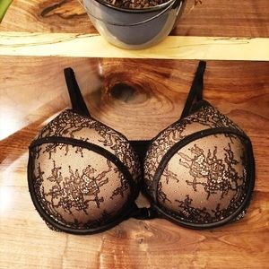 🎉🎉PRICE DROP🎉🎉 VS Bombshell bra 36D